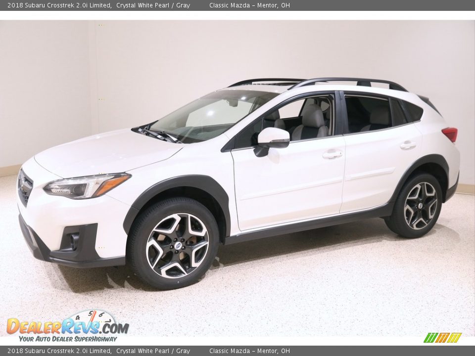 Front 3/4 View of 2018 Subaru Crosstrek 2.0i Limited Photo #3
