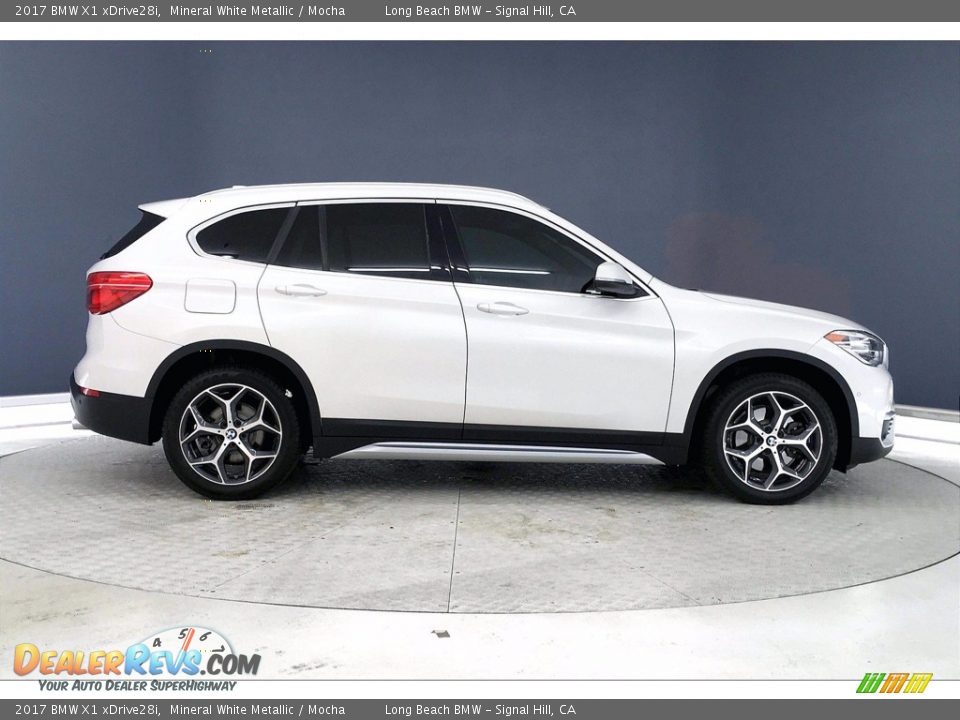 2017 BMW X1 xDrive28i Mineral White Metallic / Mocha Photo #13