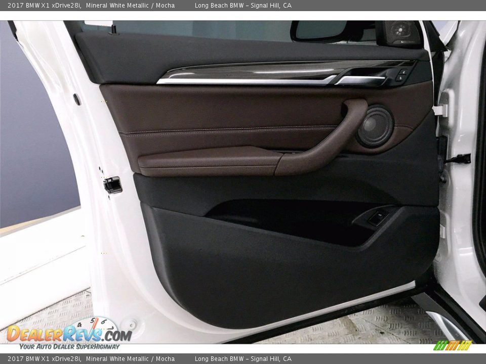2017 BMW X1 xDrive28i Mineral White Metallic / Mocha Photo #22