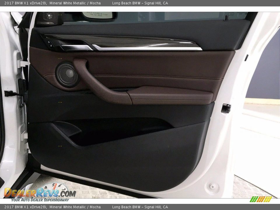 2017 BMW X1 xDrive28i Mineral White Metallic / Mocha Photo #23