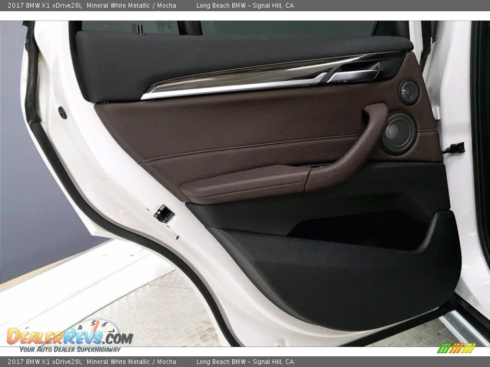 2017 BMW X1 xDrive28i Mineral White Metallic / Mocha Photo #24