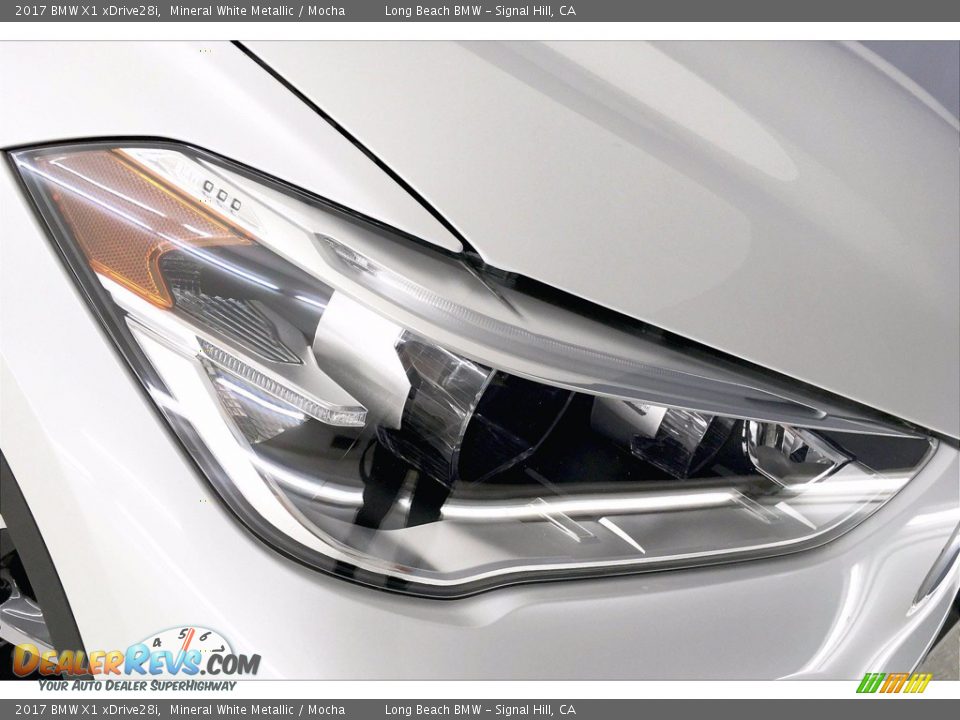 2017 BMW X1 xDrive28i Mineral White Metallic / Mocha Photo #25