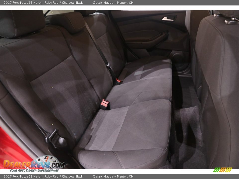2017 Ford Focus SE Hatch Ruby Red / Charcoal Black Photo #14