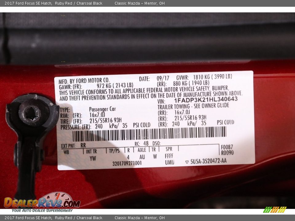 2017 Ford Focus SE Hatch Ruby Red / Charcoal Black Photo #18