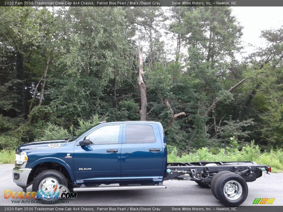 Patriot Blue Pearl 2020 Ram 3500 Tradesman Crew Cab 4x4 Chassis Photo #1
