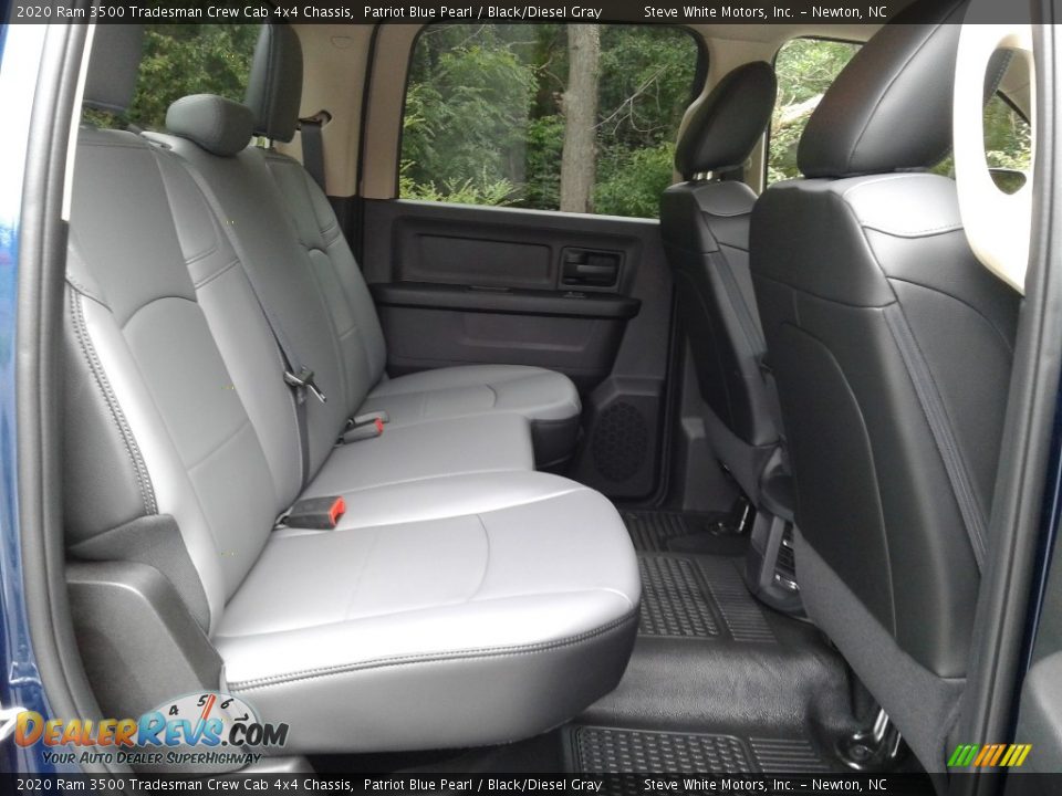 2020 Ram 3500 Tradesman Crew Cab 4x4 Chassis Patriot Blue Pearl / Black/Diesel Gray Photo #14