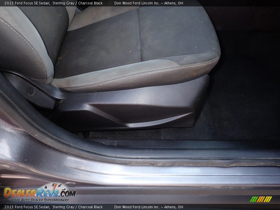 2013 Ford Focus SE Sedan Sterling Gray / Charcoal Black Photo #23