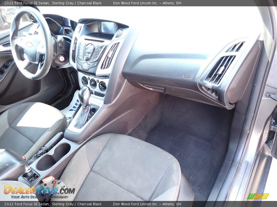 2013 Ford Focus SE Sedan Sterling Gray / Charcoal Black Photo #24