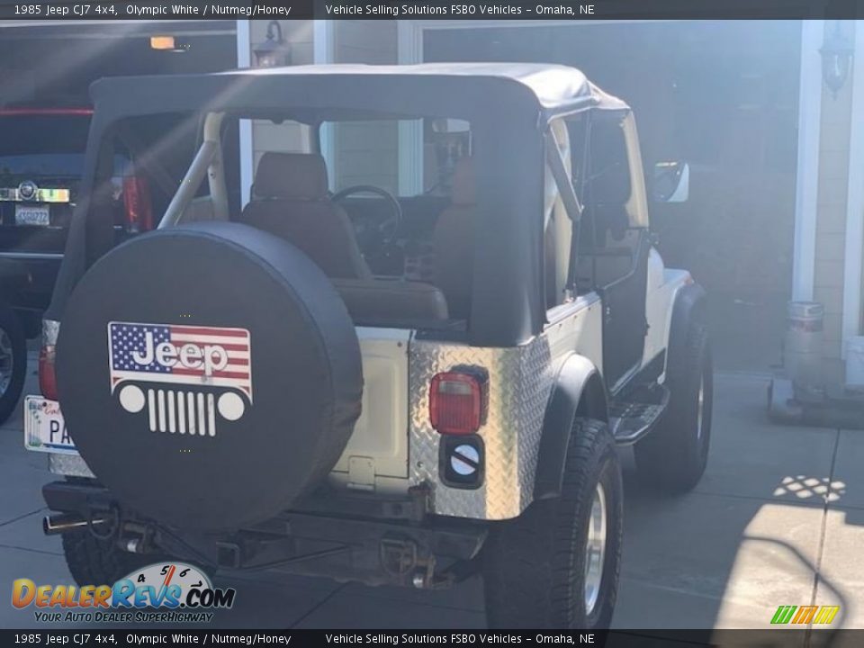 1985 Jeep CJ7 4x4 Olympic White / Nutmeg/Honey Photo #5