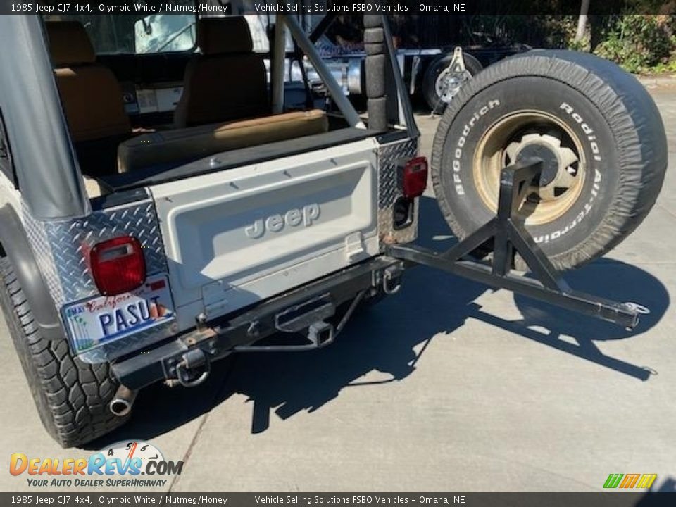 1985 Jeep CJ7 4x4 Olympic White / Nutmeg/Honey Photo #11