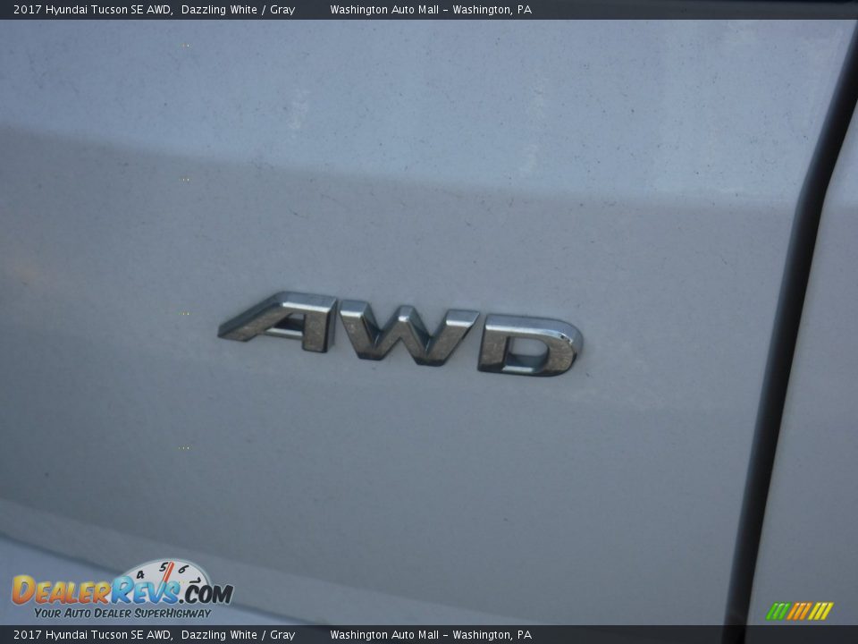 2017 Hyundai Tucson SE AWD Dazzling White / Gray Photo #10