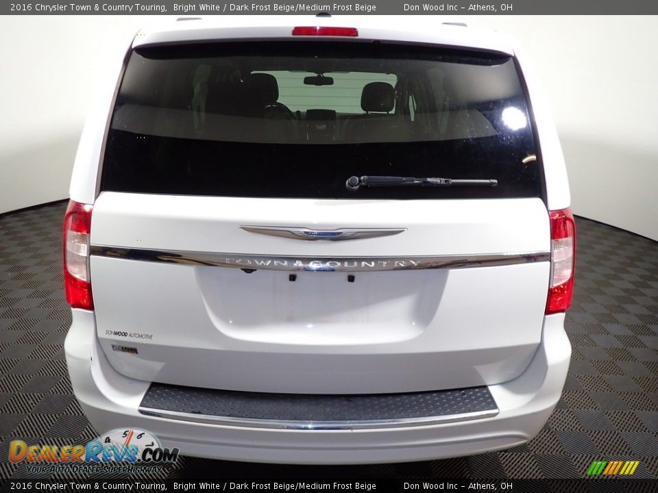 2016 Chrysler Town & Country Touring Bright White / Dark Frost Beige/Medium Frost Beige Photo #11