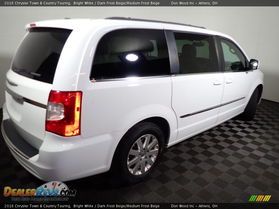 2016 Chrysler Town & Country Touring Bright White / Dark Frost Beige/Medium Frost Beige Photo #16