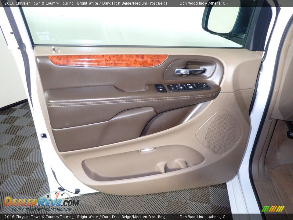 2016 Chrysler Town & Country Touring Bright White / Dark Frost Beige/Medium Frost Beige Photo #18