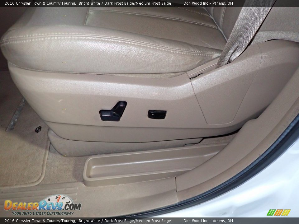 2016 Chrysler Town & Country Touring Bright White / Dark Frost Beige/Medium Frost Beige Photo #19