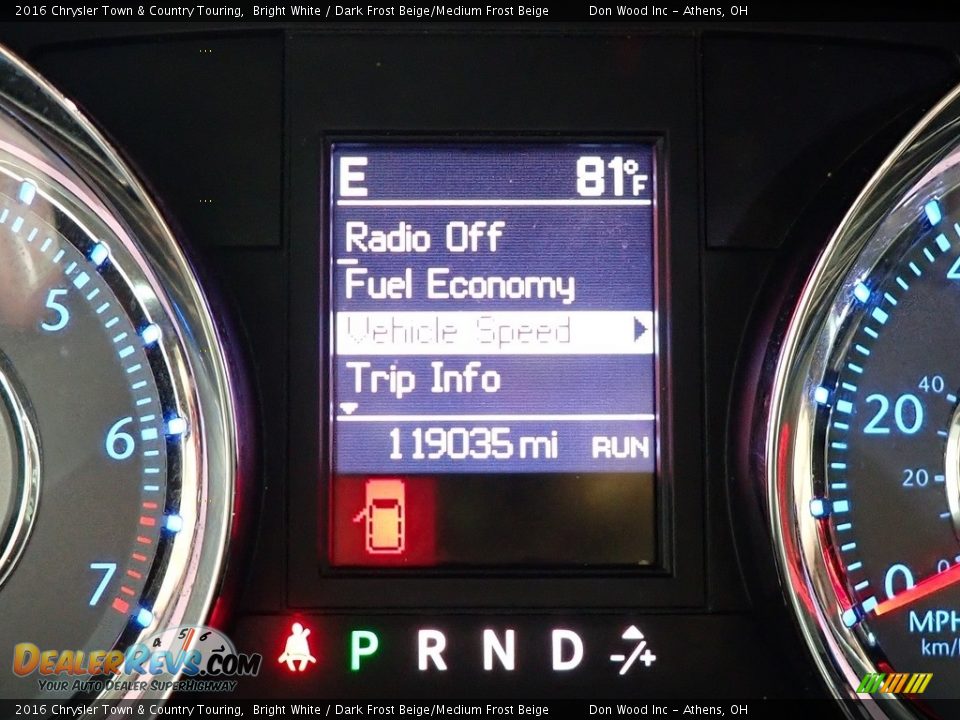 2016 Chrysler Town & Country Touring Bright White / Dark Frost Beige/Medium Frost Beige Photo #28