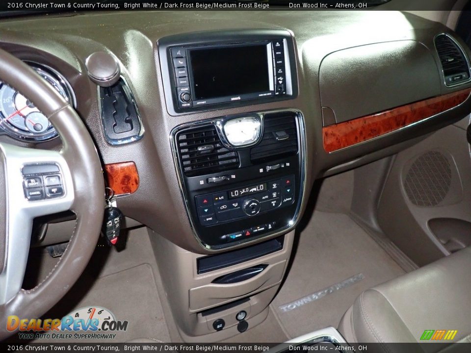 2016 Chrysler Town & Country Touring Bright White / Dark Frost Beige/Medium Frost Beige Photo #30