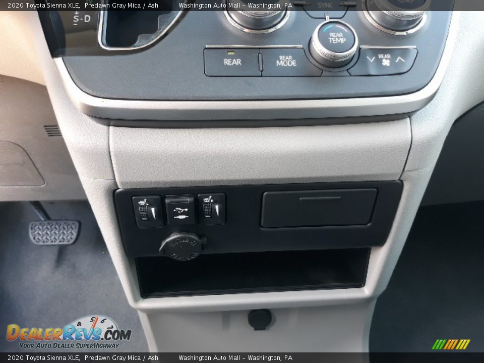 2020 Toyota Sienna XLE Predawn Gray Mica / Ash Photo #18