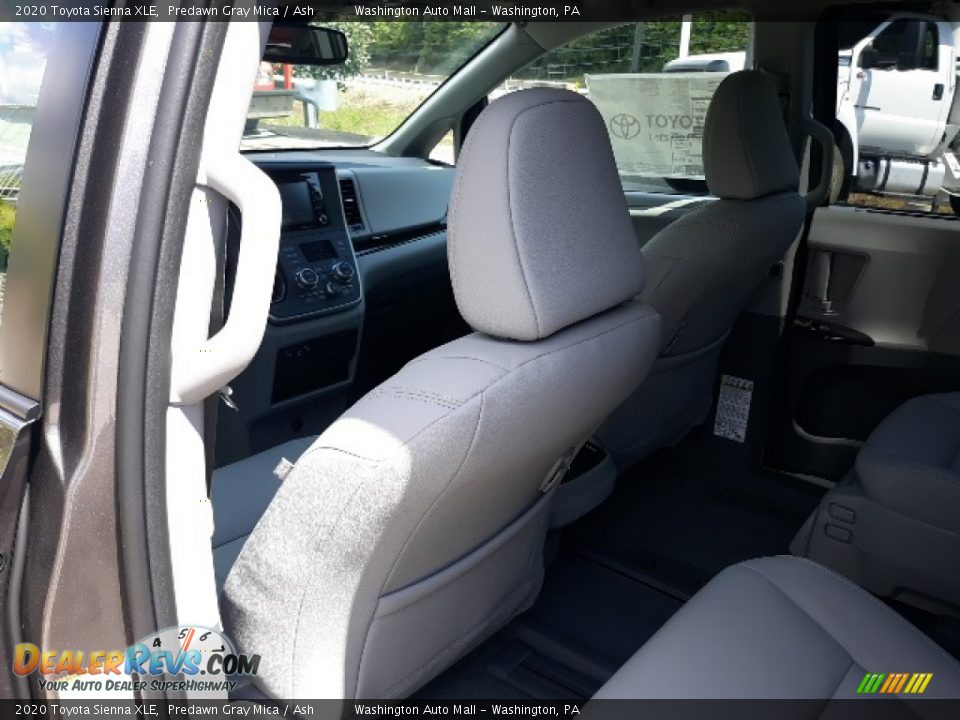 2020 Toyota Sienna XLE Predawn Gray Mica / Ash Photo #26