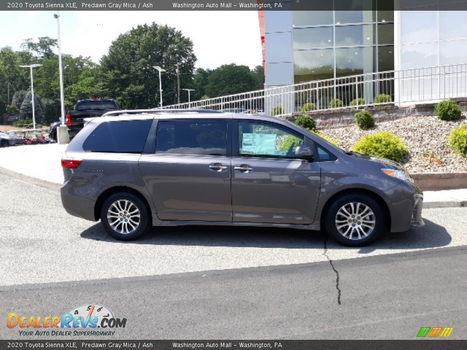 2020 Toyota Sienna XLE Predawn Gray Mica / Ash Photo #32