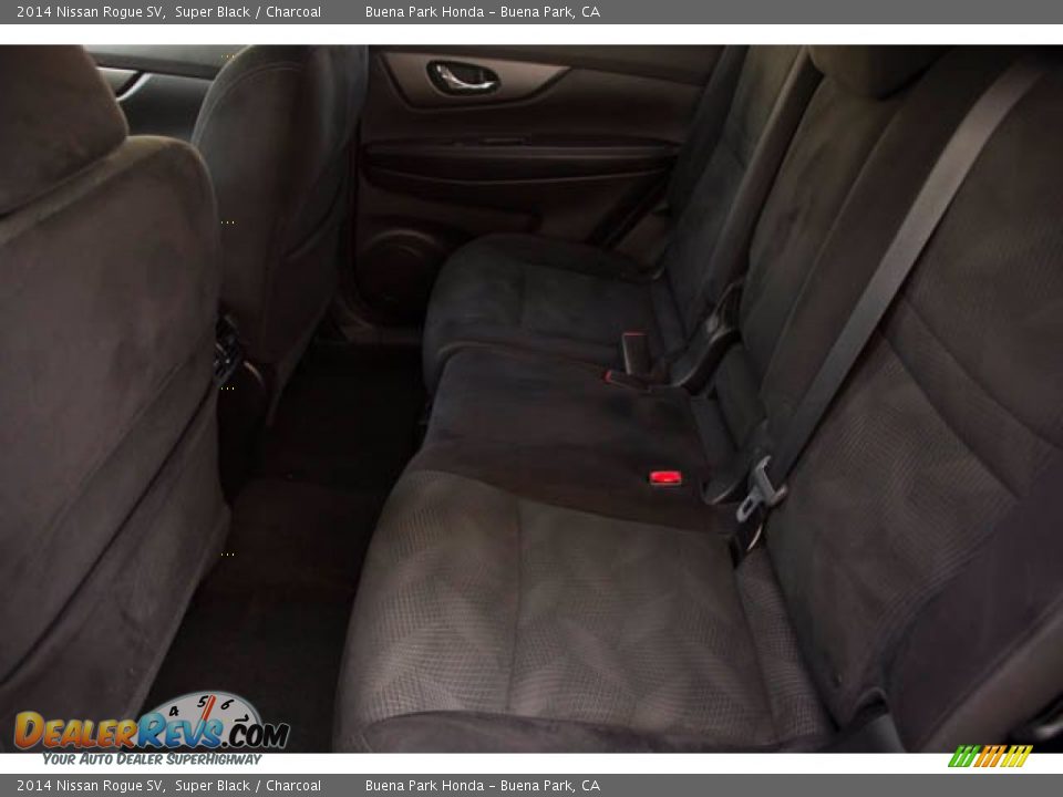 2014 Nissan Rogue SV Super Black / Charcoal Photo #4