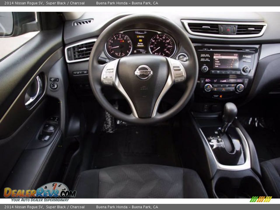 2014 Nissan Rogue SV Super Black / Charcoal Photo #5