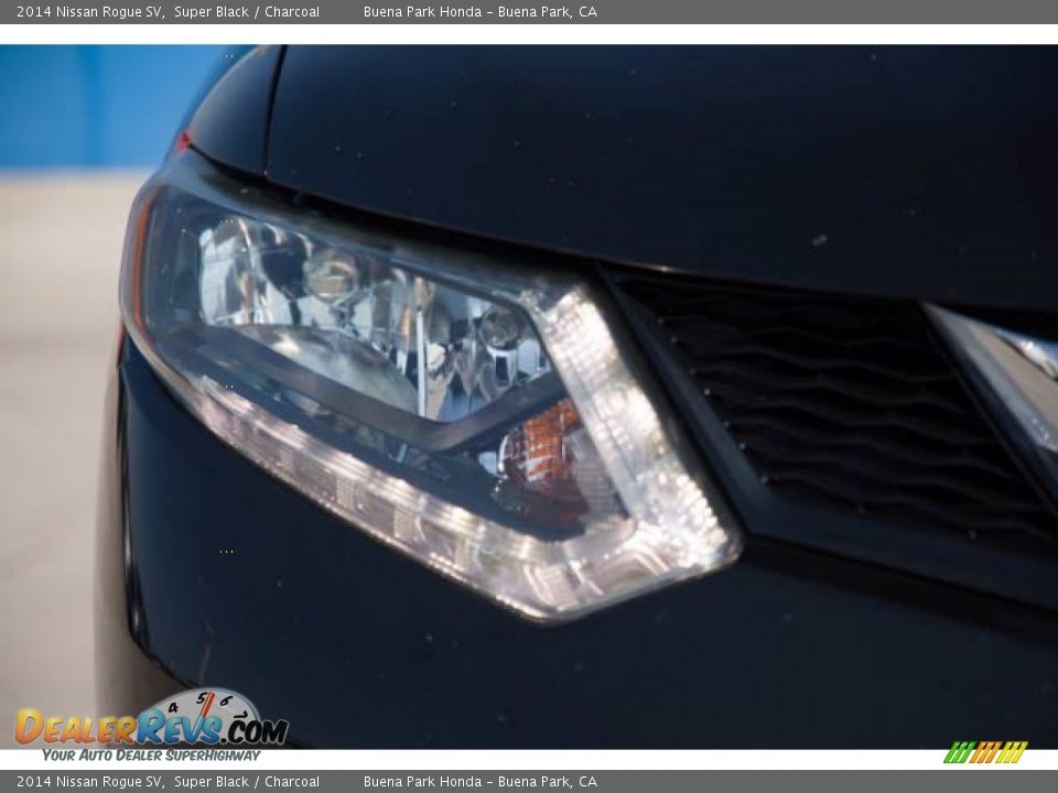 2014 Nissan Rogue SV Super Black / Charcoal Photo #8