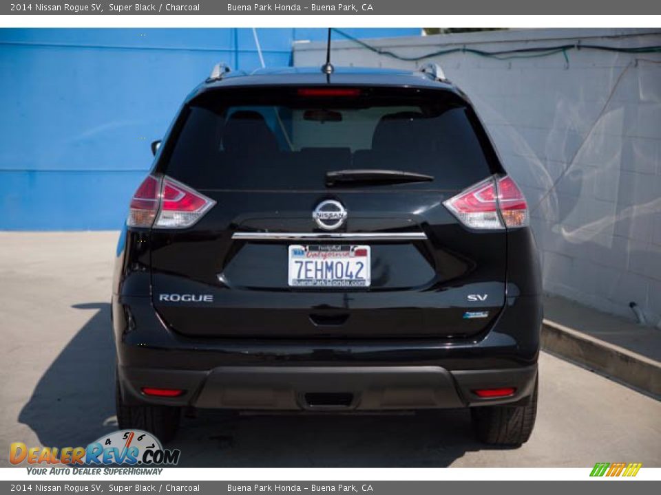 2014 Nissan Rogue SV Super Black / Charcoal Photo #11