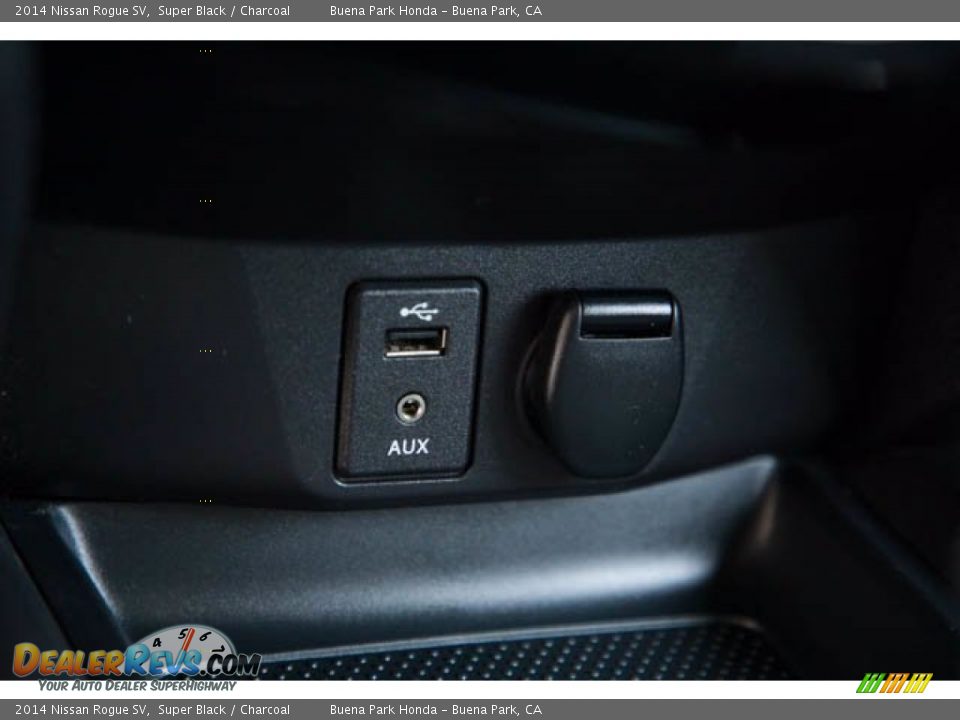2014 Nissan Rogue SV Super Black / Charcoal Photo #17