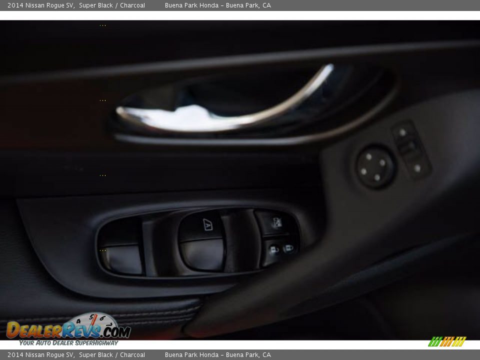 2014 Nissan Rogue SV Super Black / Charcoal Photo #29