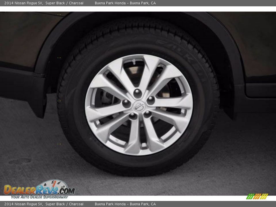 2014 Nissan Rogue SV Super Black / Charcoal Photo #34