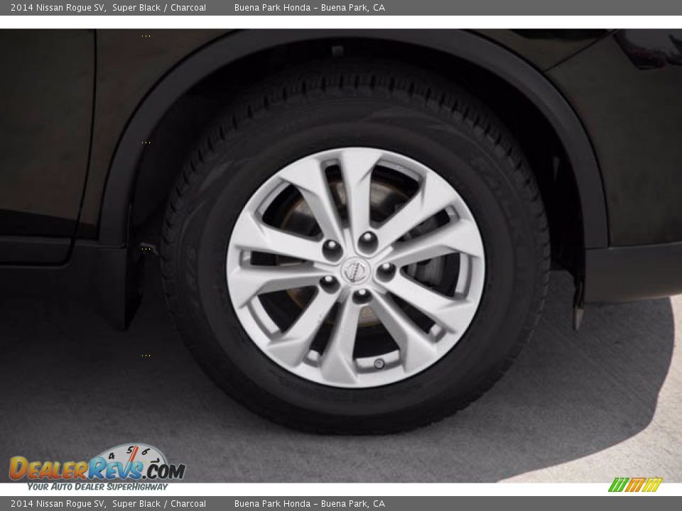 2014 Nissan Rogue SV Super Black / Charcoal Photo #35