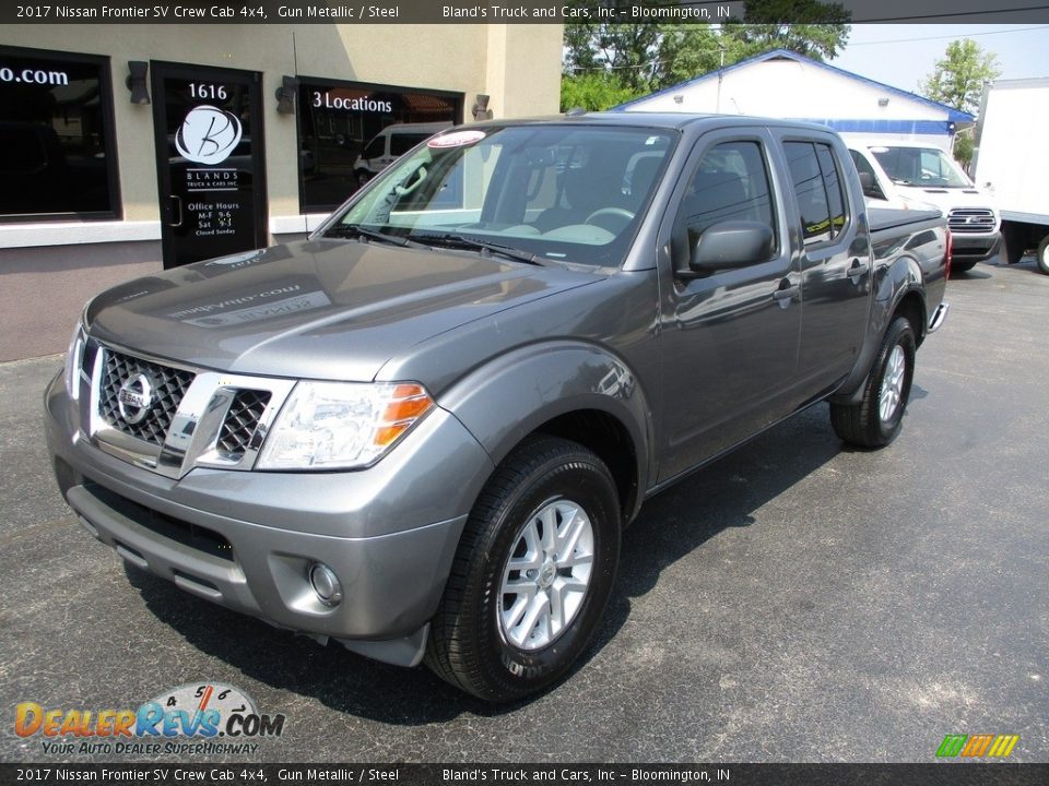 2017 Nissan Frontier SV Crew Cab 4x4 Gun Metallic / Steel Photo #2