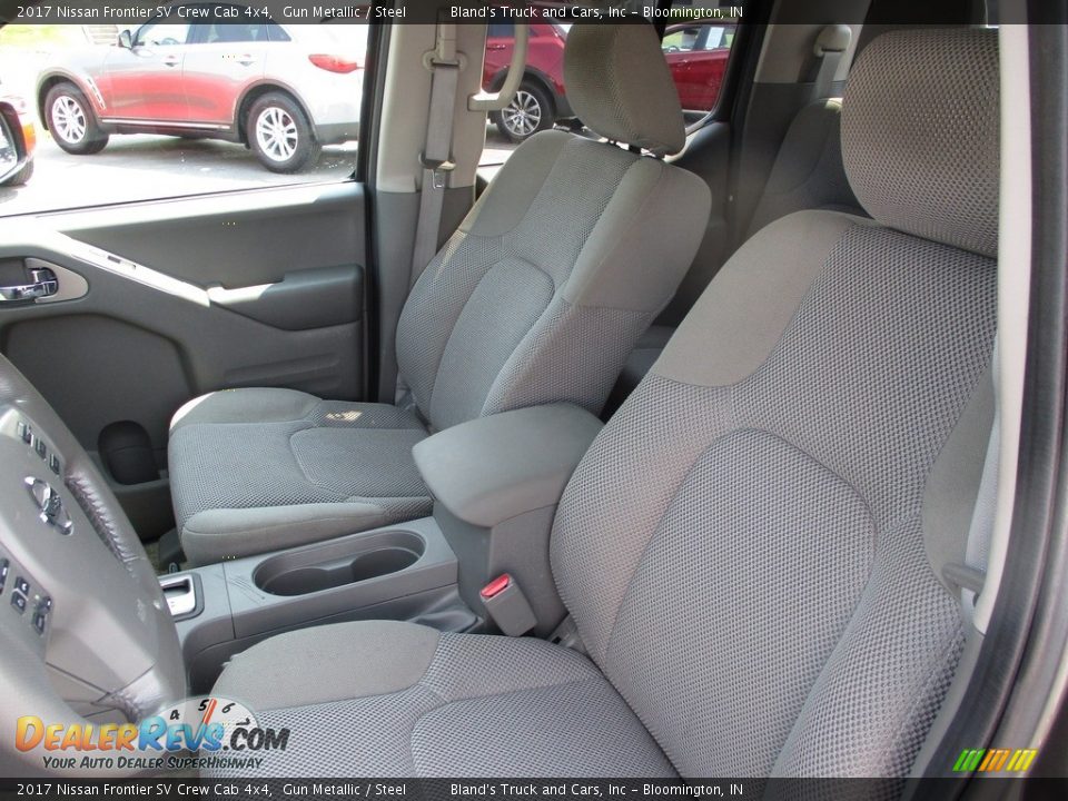 Front Seat of 2017 Nissan Frontier SV Crew Cab 4x4 Photo #7