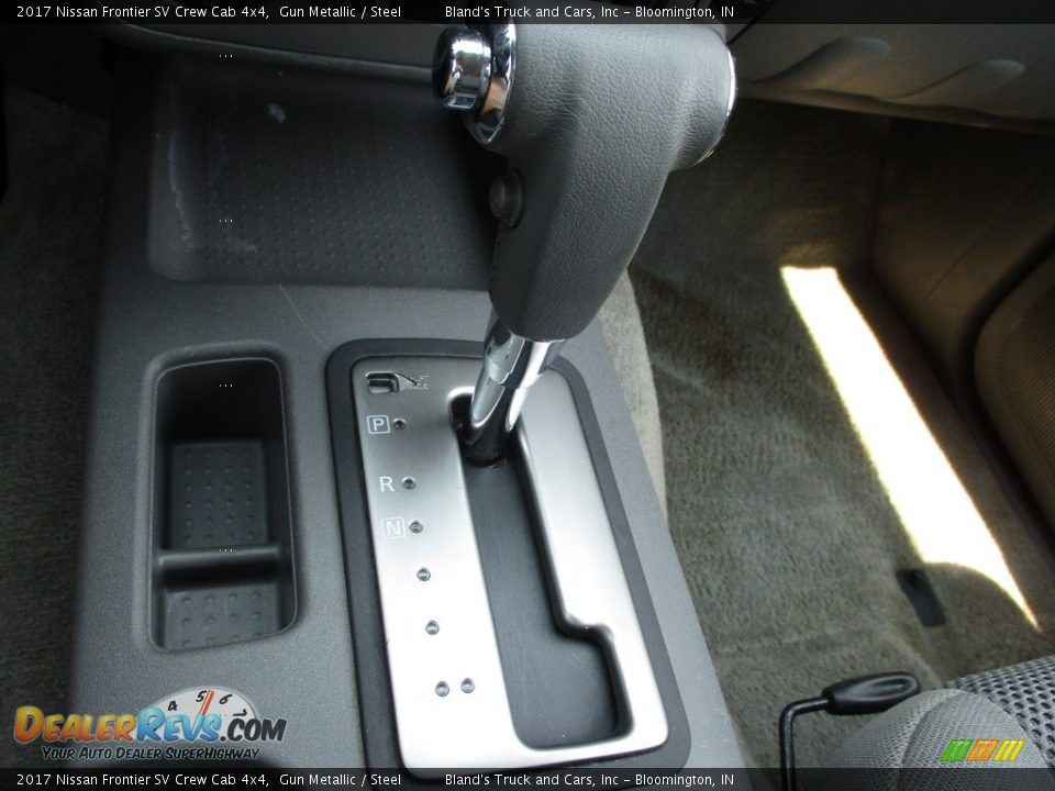2017 Nissan Frontier SV Crew Cab 4x4 Shifter Photo #22
