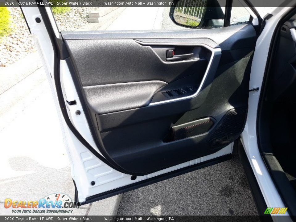 2020 Toyota RAV4 LE AWD Super White / Black Photo #24
