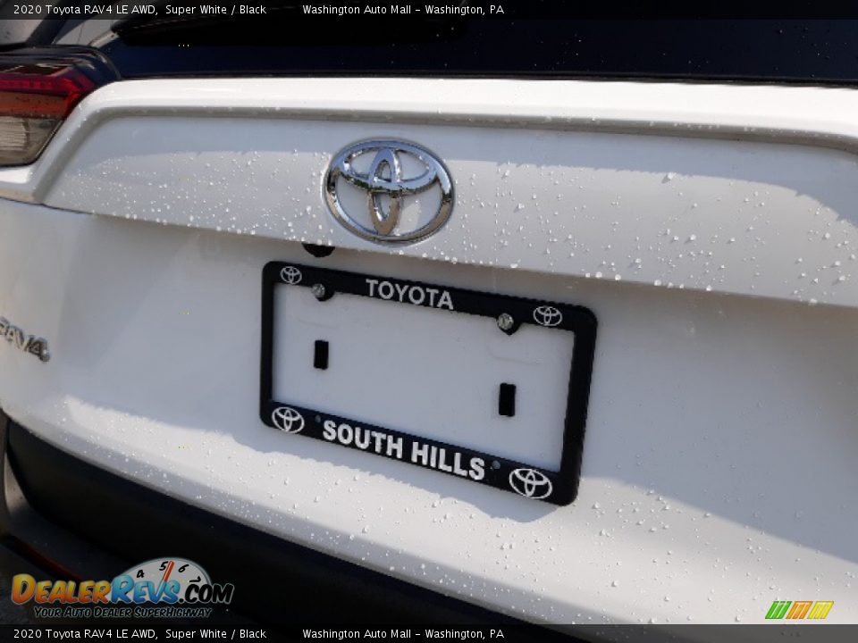 2020 Toyota RAV4 LE AWD Super White / Black Photo #35