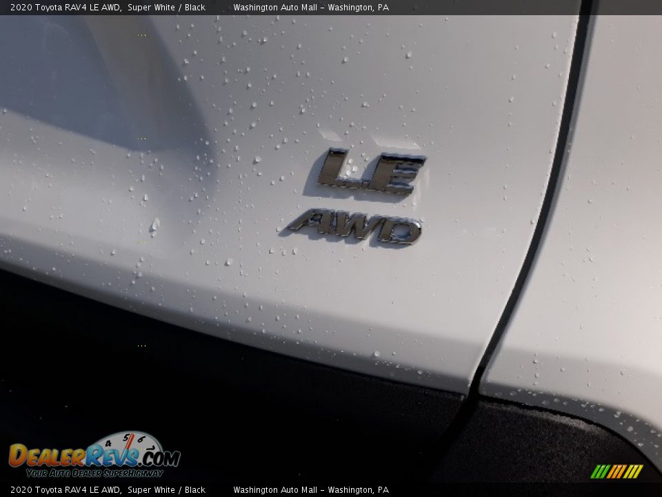 2020 Toyota RAV4 LE AWD Super White / Black Photo #36