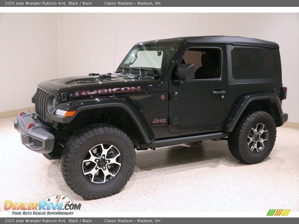 Front 3/4 View of 2020 Jeep Wrangler Rubicon 4x4 Photo #3