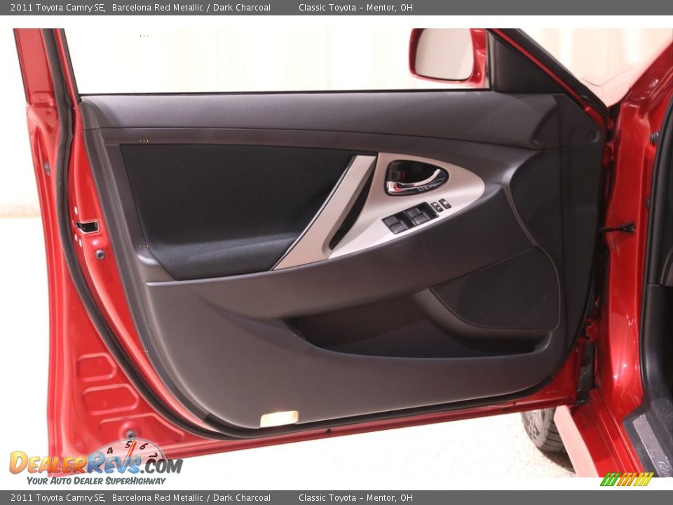 2011 Toyota Camry SE Barcelona Red Metallic / Dark Charcoal Photo #4