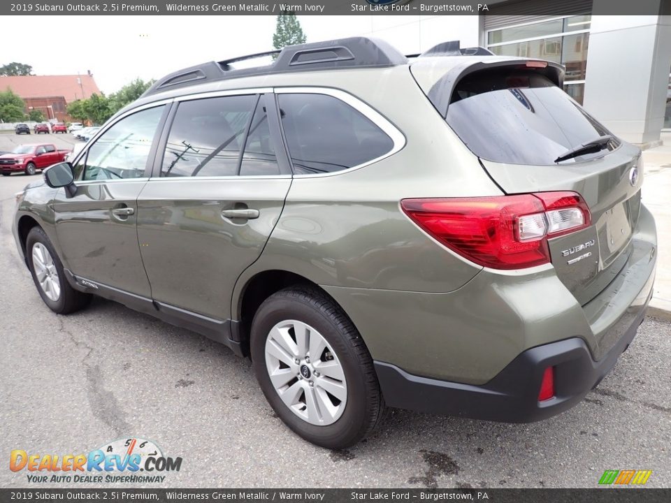 2019 Subaru Outback 2.5i Premium Wilderness Green Metallic / Warm Ivory Photo #3