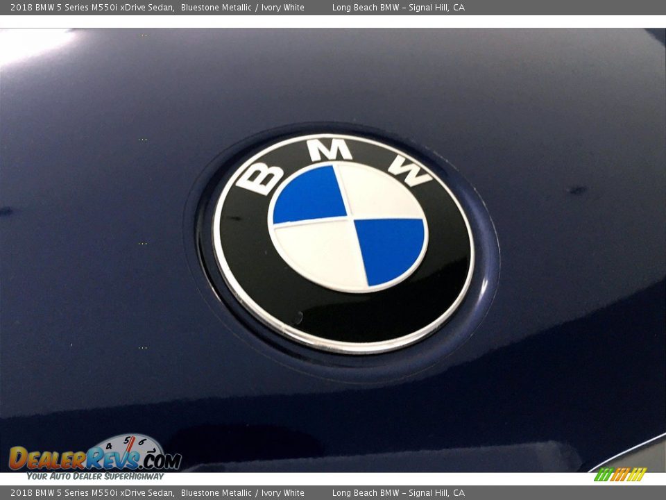 2018 BMW 5 Series M550i xDrive Sedan Bluestone Metallic / Ivory White Photo #33