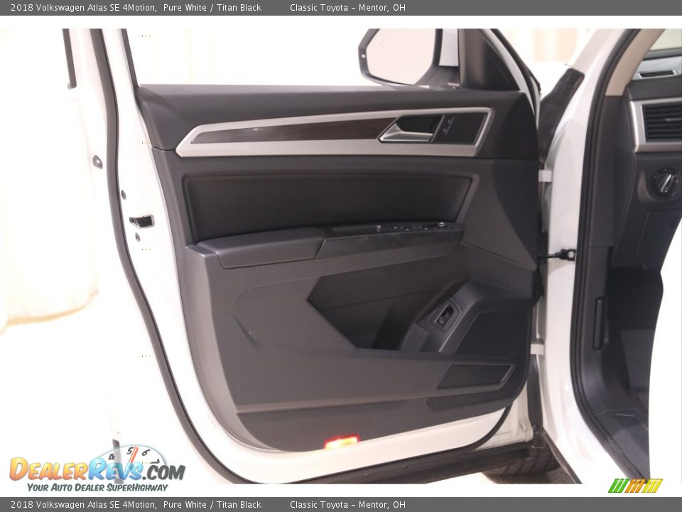 2018 Volkswagen Atlas SE 4Motion Pure White / Titan Black Photo #4