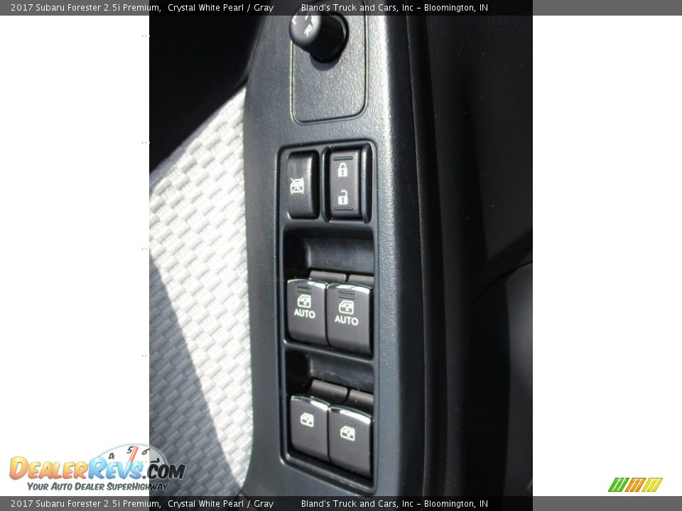 2017 Subaru Forester 2.5i Premium Crystal White Pearl / Gray Photo #11