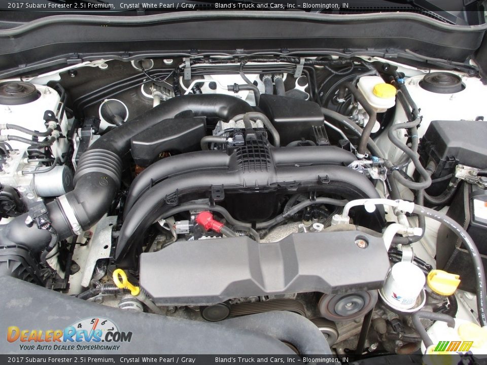 2017 Subaru Forester 2.5i Premium Crystal White Pearl / Gray Photo #33