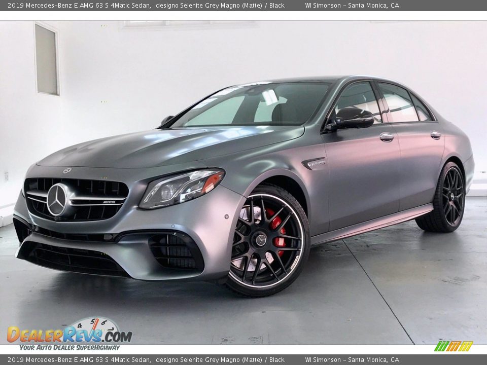 Front 3/4 View of 2019 Mercedes-Benz E AMG 63 S 4Matic Sedan Photo #12