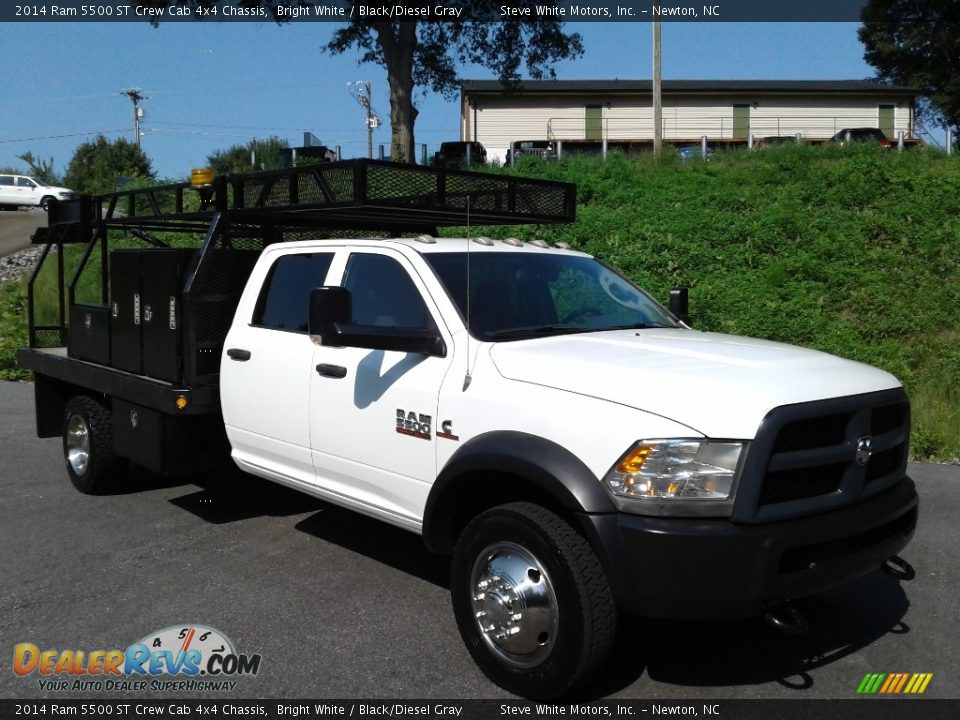 2014 Ram 5500 ST Crew Cab 4x4 Chassis Bright White / Black/Diesel Gray Photo #4