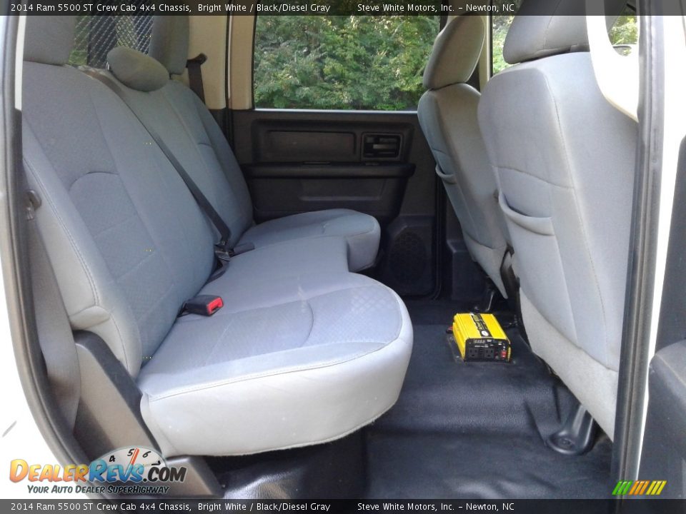 2014 Ram 5500 ST Crew Cab 4x4 Chassis Bright White / Black/Diesel Gray Photo #25
