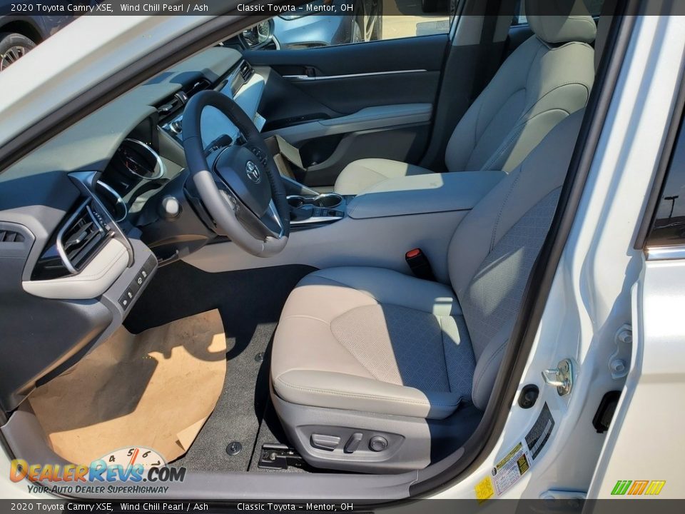 2020 Toyota Camry XSE Wind Chill Pearl / Ash Photo #2