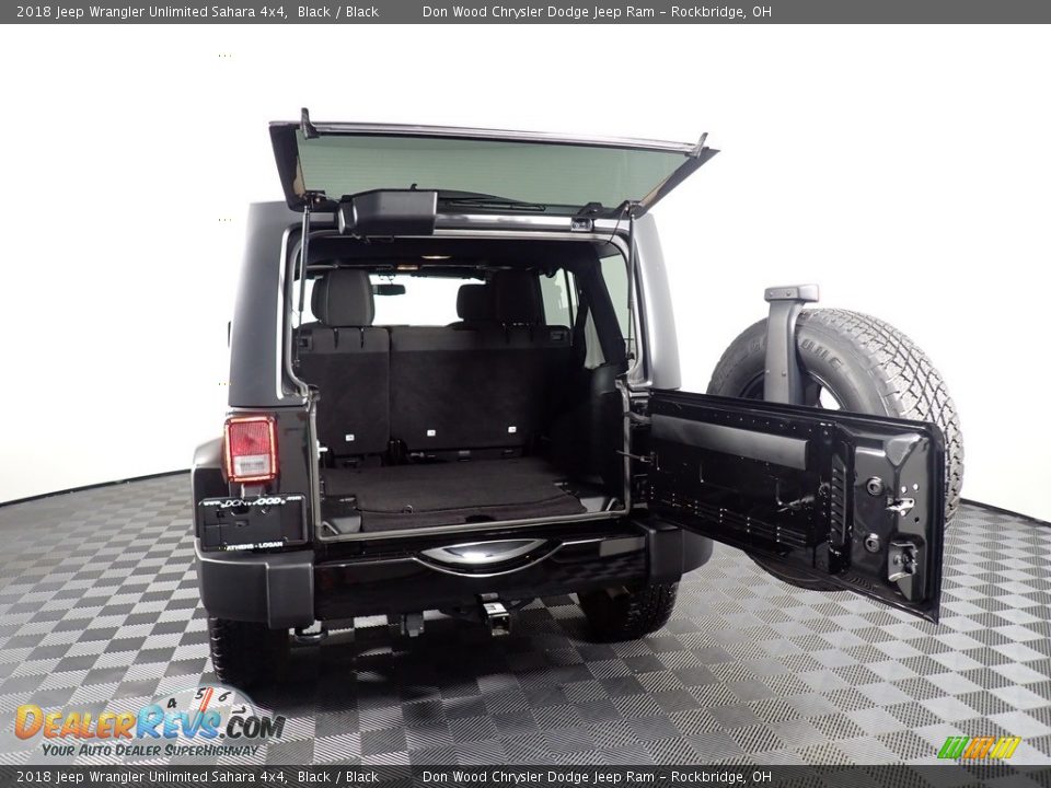 2018 Jeep Wrangler Unlimited Sahara 4x4 Black / Black Photo #15